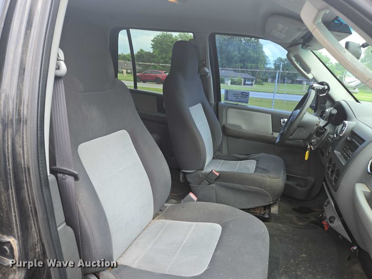 image for item ED2082 2006 Ford Expedition XLT SUV