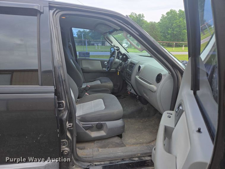 image for item ED2082 2006 Ford Expedition XLT SUV