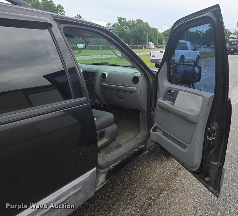 image for item ED2082 2006 Ford Expedition XLT SUV