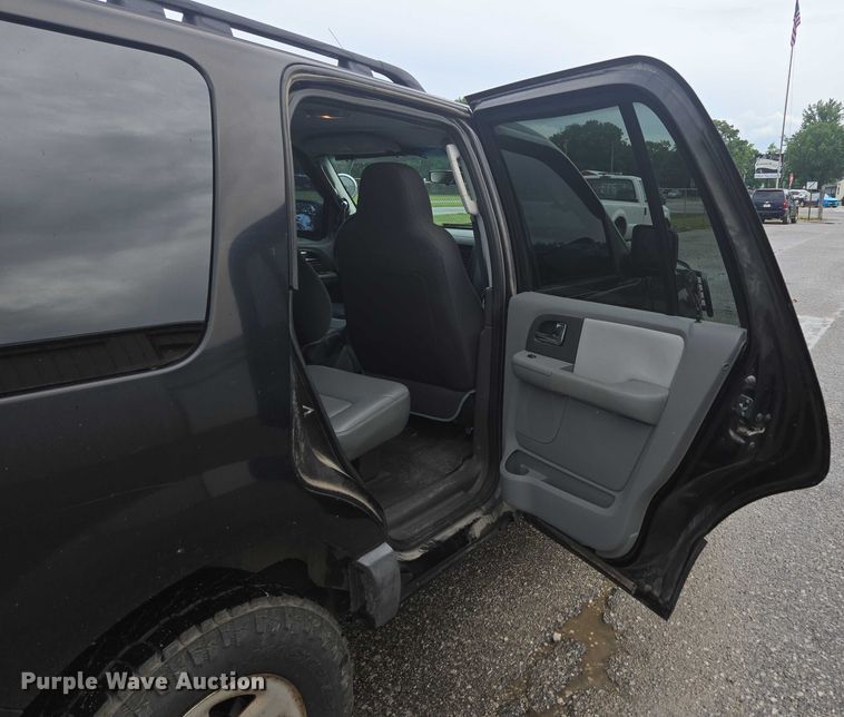 image for item ED2082 2006 Ford Expedition XLT SUV