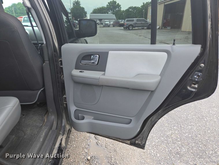 image for item ED2082 2006 Ford Expedition XLT SUV