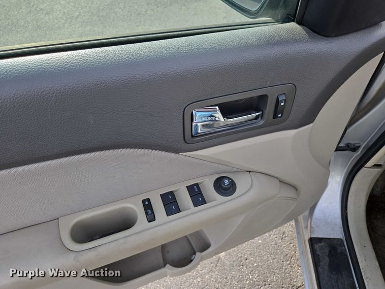 image for item ED2093 2011 Ford Fusion S 