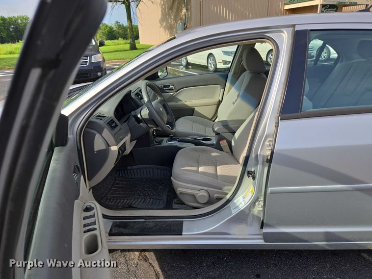 image for item ED2093 2011 Ford Fusion S 