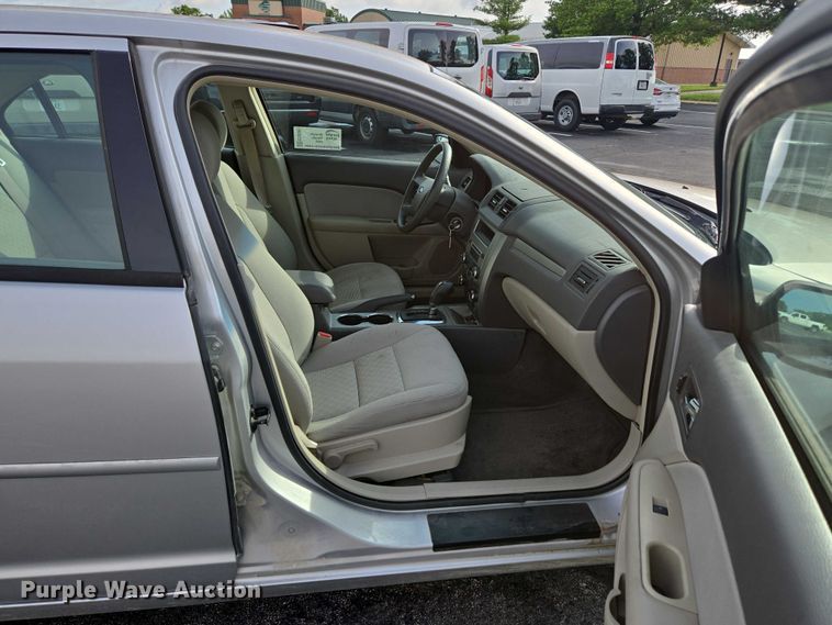 image for item ED2093 2011 Ford Fusion S 