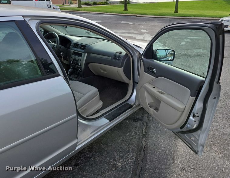 image for item ED2093 2011 Ford Fusion S 