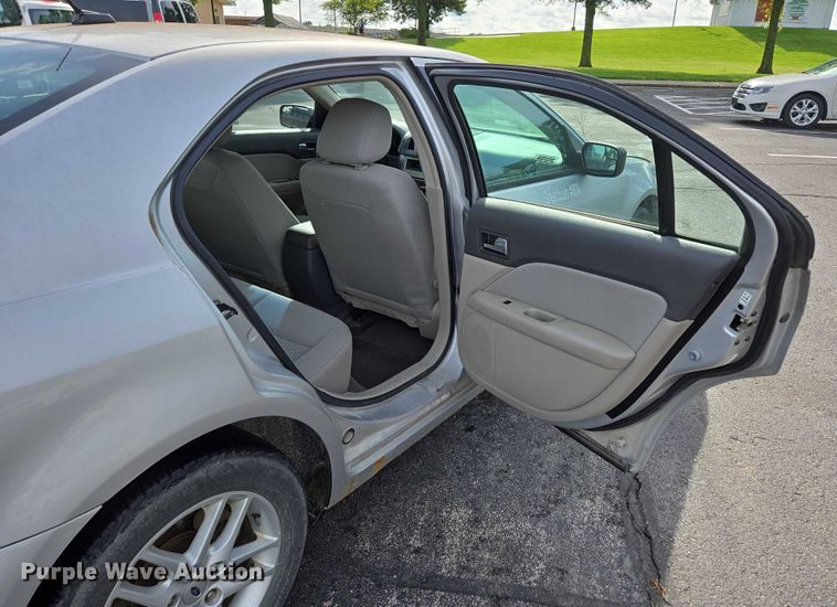 image for item ED2093 2011 Ford Fusion S 