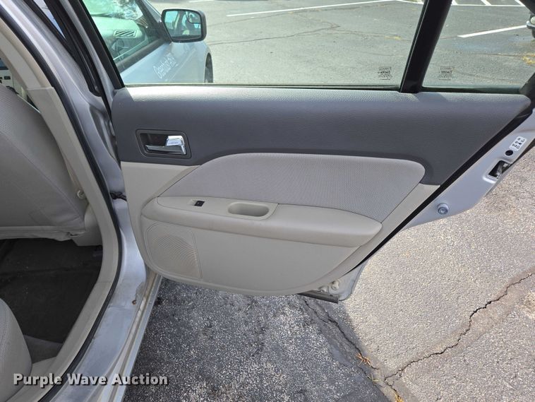 image for item ED2093 2011 Ford Fusion S 