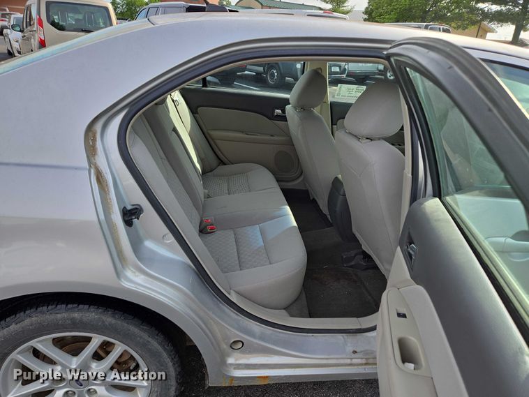 image for item ED2093 2011 Ford Fusion S 