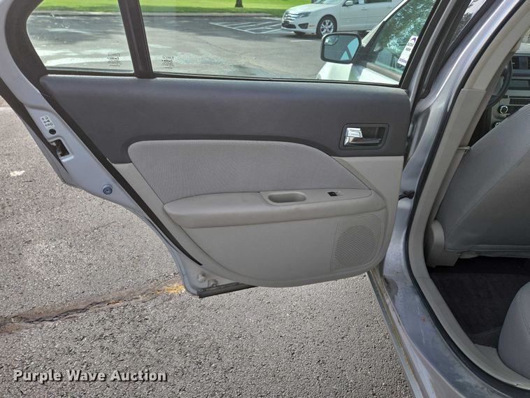 image for item ED2093 2011 Ford Fusion S 