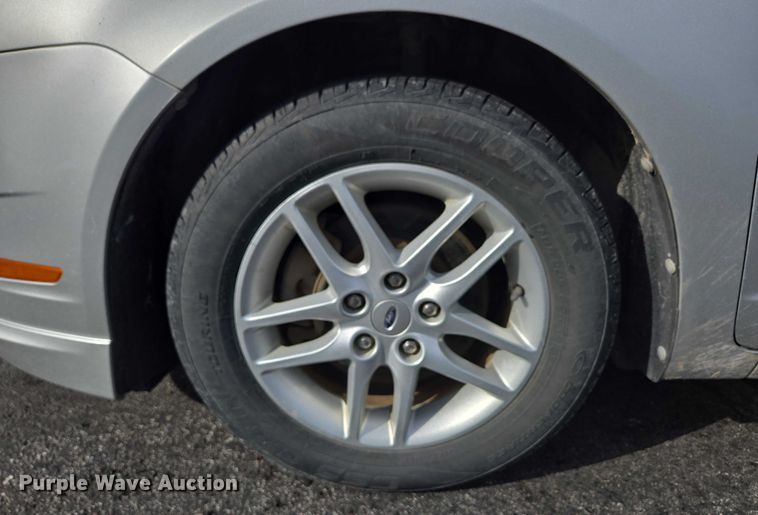 image for item ED2093 2011 Ford Fusion S 