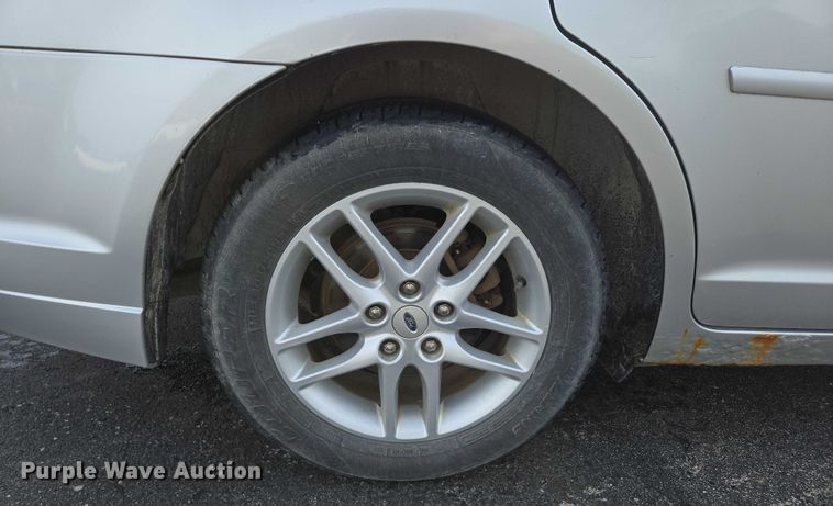 image for item ED2093 2011 Ford Fusion S 