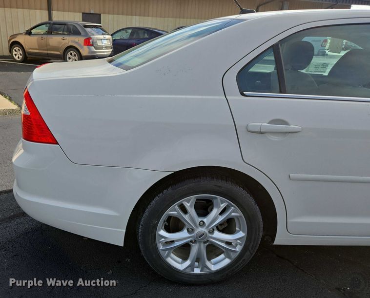 image for item ED2094 2012 Ford Fusion SE 
