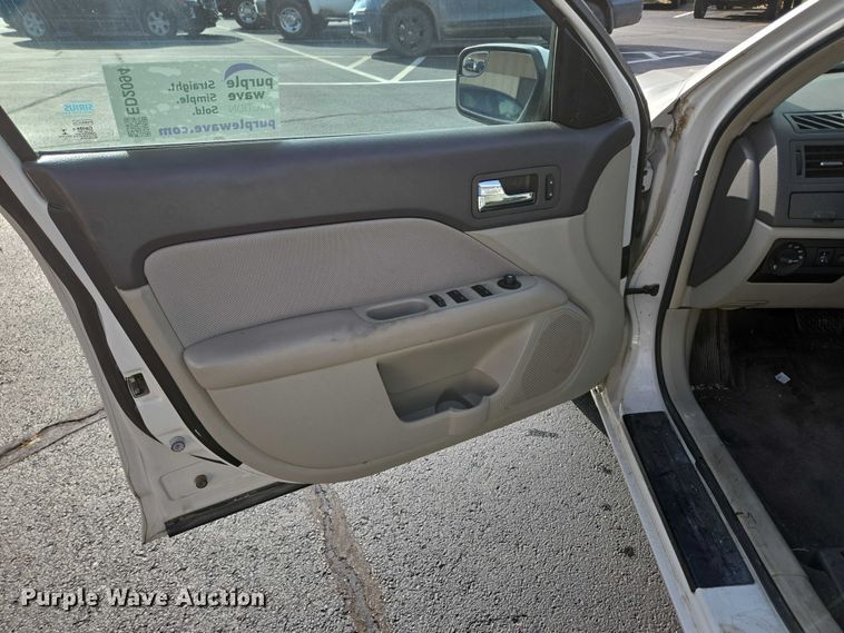 image for item ED2094 2012 Ford Fusion SE 