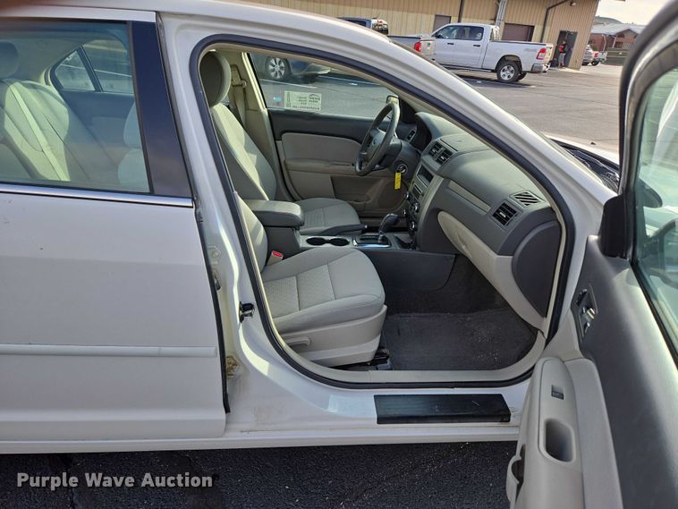 image for item ED2094 2012 Ford Fusion SE 