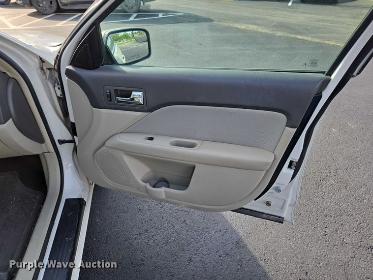 image for item ED2094 2012 Ford Fusion SE 