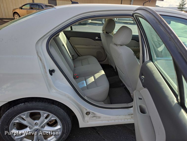 image for item ED2094 2012 Ford Fusion SE 