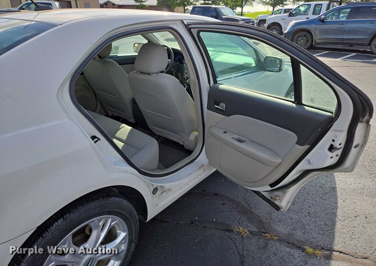 image for item ED2094 2012 Ford Fusion SE 