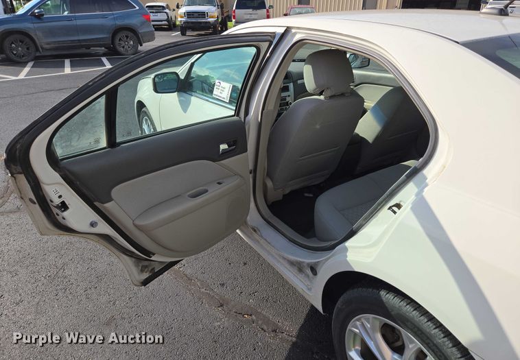 image for item ED2094 2012 Ford Fusion SE 