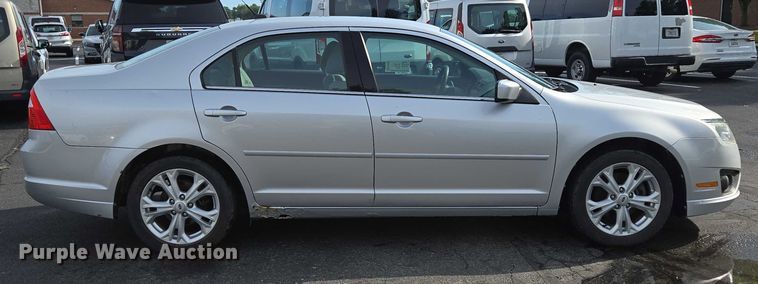 image for item ED2095 2012 Ford Fusion SE 