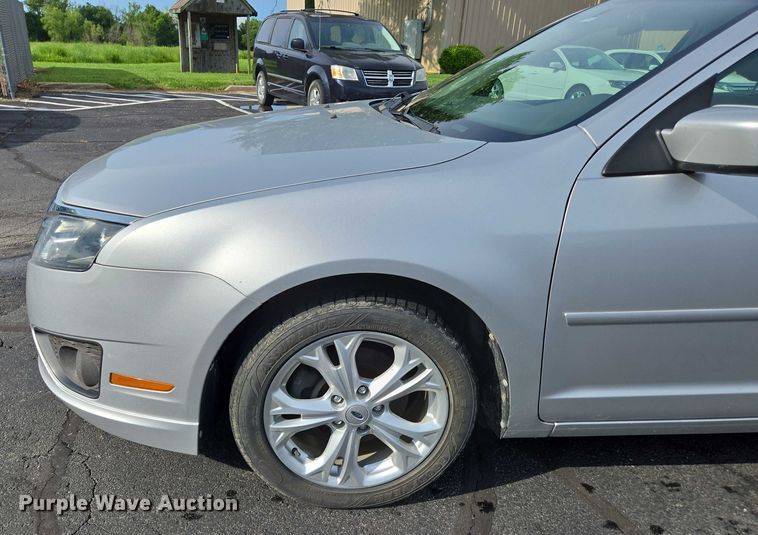 image for item ED2095 2012 Ford Fusion SE 