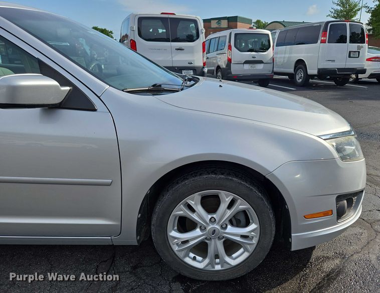 image for item ED2095 2012 Ford Fusion SE 