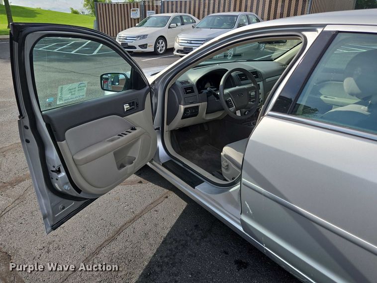 image for item ED2095 2012 Ford Fusion SE 