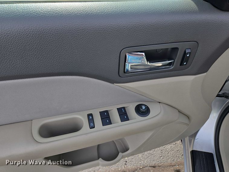 image for item ED2095 2012 Ford Fusion SE 