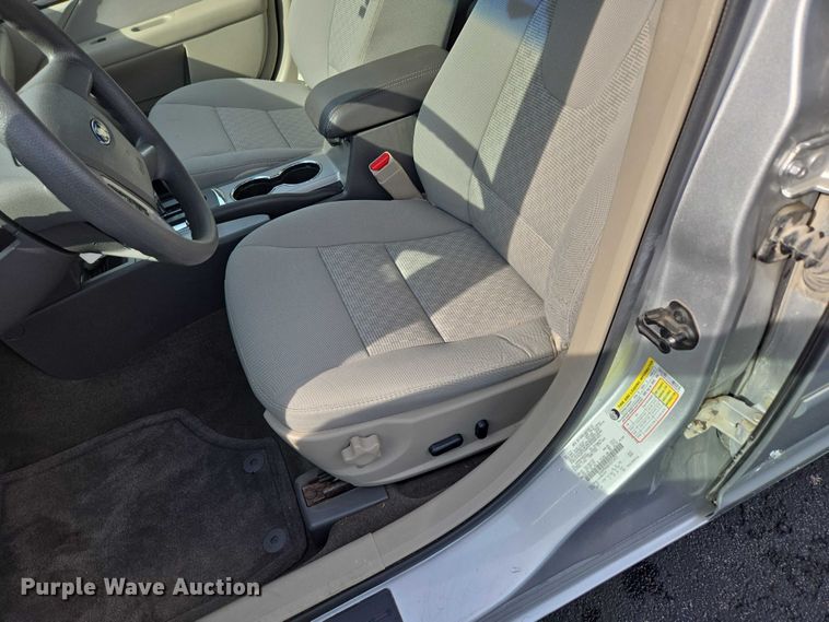 image for item ED2095 2012 Ford Fusion SE 