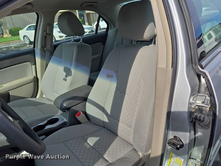 image for item ED2095 2012 Ford Fusion SE 