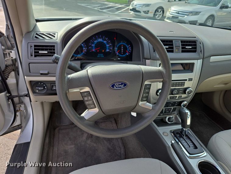 image for item ED2095 2012 Ford Fusion SE 