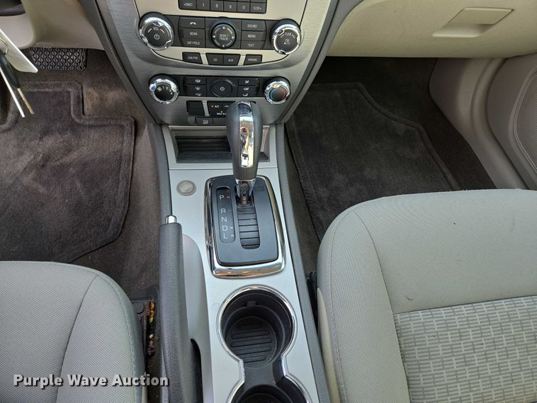 image for item ED2095 2012 Ford Fusion SE 