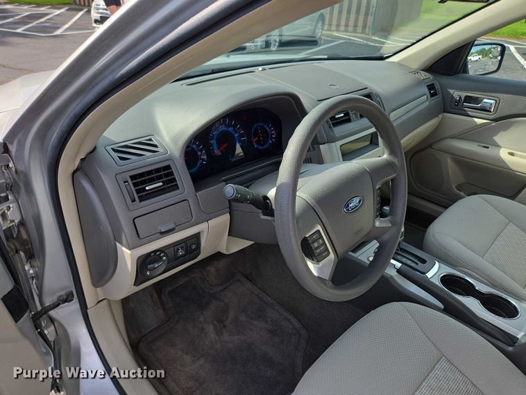 image for item ED2095 2012 Ford Fusion SE 