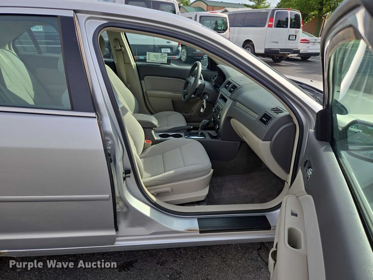 image for item ED2095 2012 Ford Fusion SE 