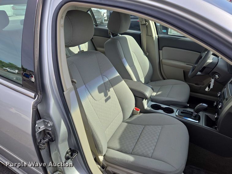 image for item ED2095 2012 Ford Fusion SE 