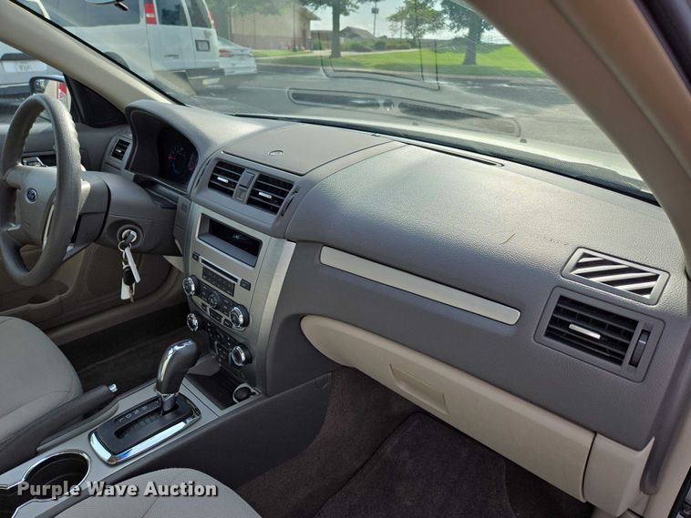 image for item ED2095 2012 Ford Fusion SE 
