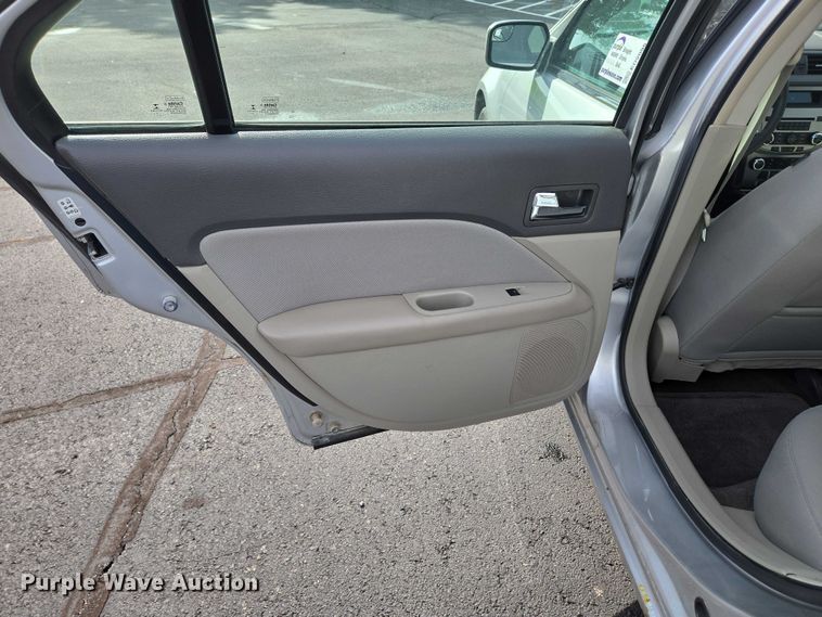 image for item ED2095 2012 Ford Fusion SE 