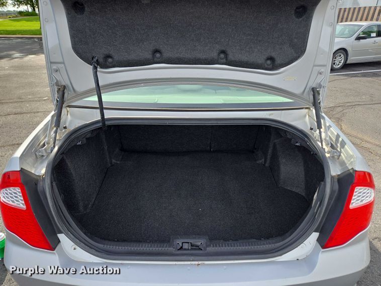 image for item ED2095 2012 Ford Fusion SE 