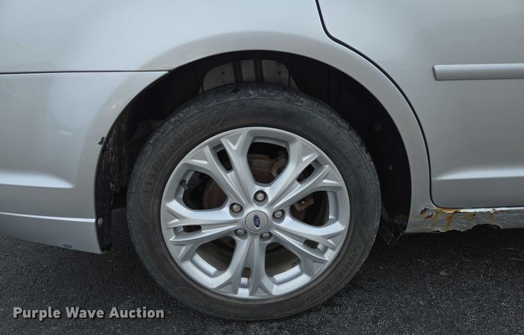 image for item ED2095 2012 Ford Fusion SE 