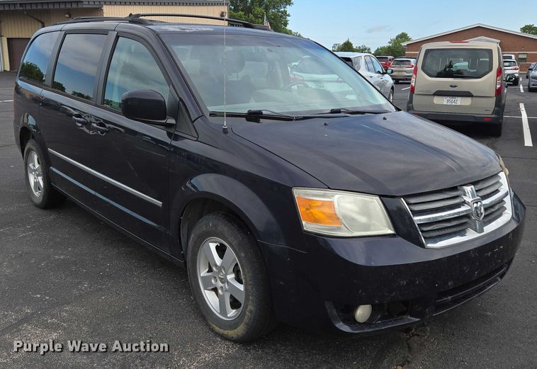 image for item ED2098 2010 Dodge Grand Caravan SXT van