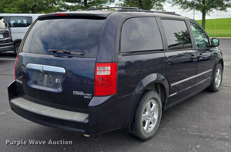 image for item ED2098 2010 Dodge Grand Caravan SXT van