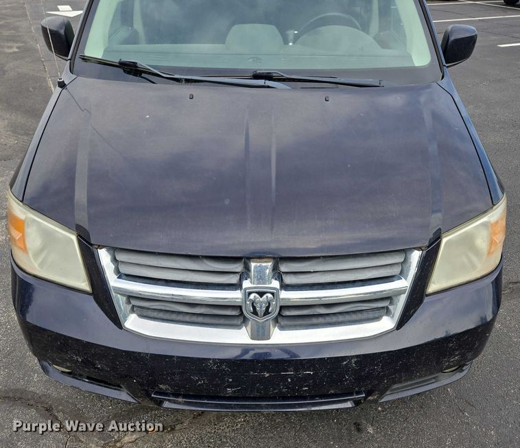 image for item ED2098 2010 Dodge Grand Caravan SXT van