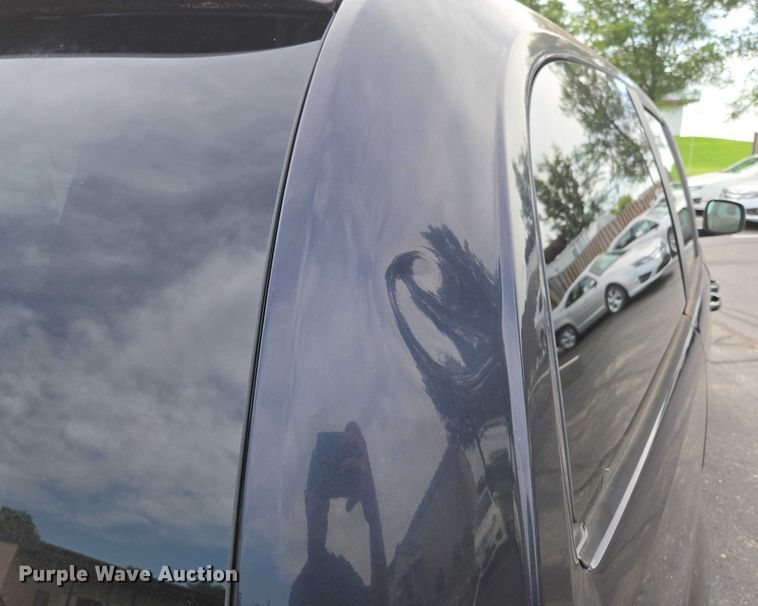 image for item ED2098 2010 Dodge Grand Caravan SXT van