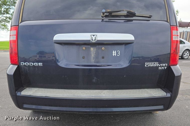image for item ED2098 2010 Dodge Grand Caravan SXT van