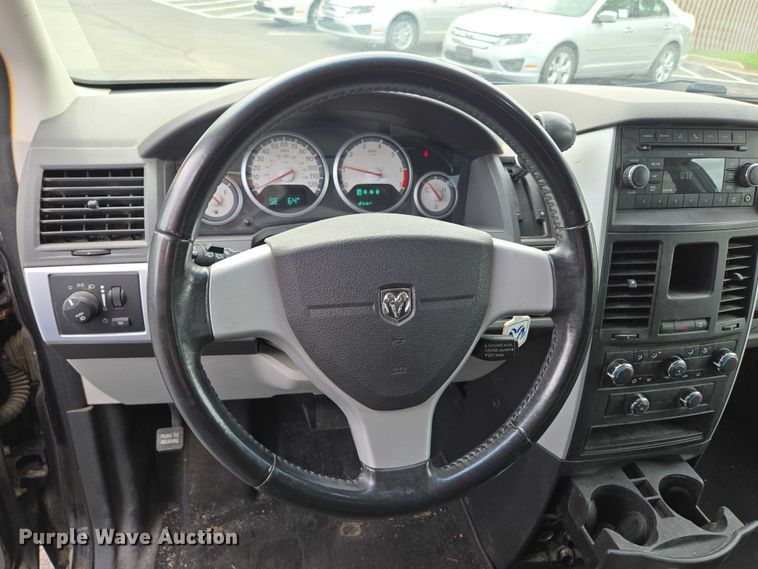 image for item ED2098 2010 Dodge Grand Caravan SXT van