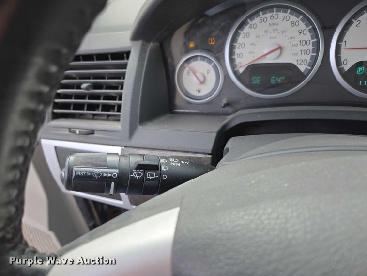 image for item ED2098 2010 Dodge Grand Caravan SXT van