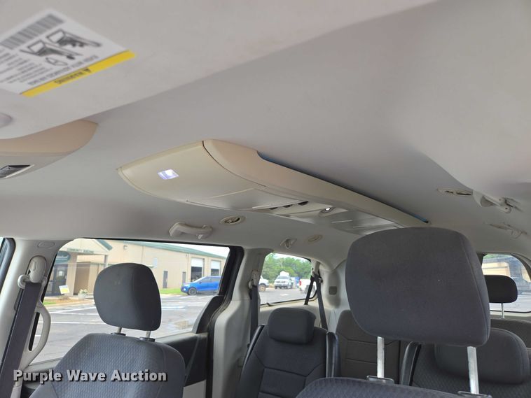 image for item ED2098 2010 Dodge Grand Caravan SXT van