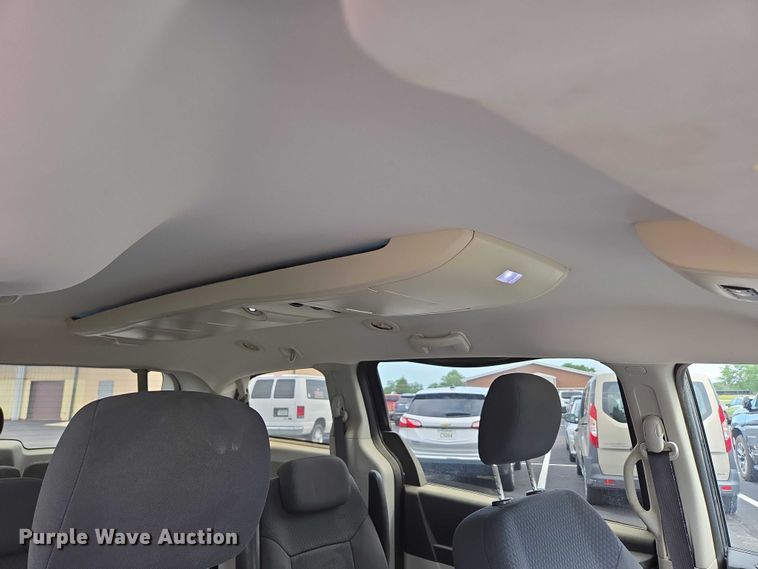 image for item ED2098 2010 Dodge Grand Caravan SXT van