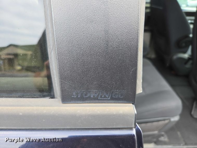 image for item ED2098 2010 Dodge Grand Caravan SXT van