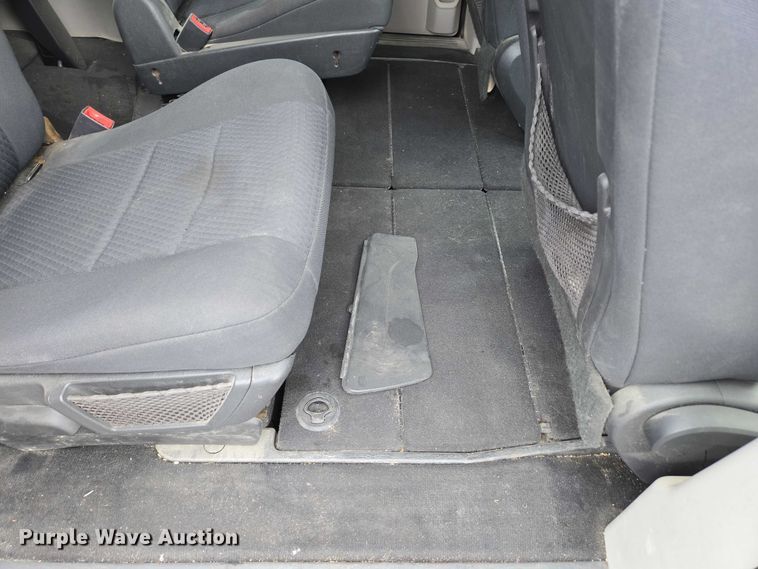 image for item ED2098 2010 Dodge Grand Caravan SXT van