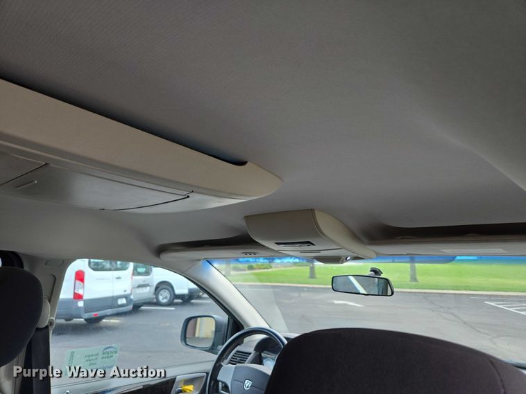 image for item ED2098 2010 Dodge Grand Caravan SXT van